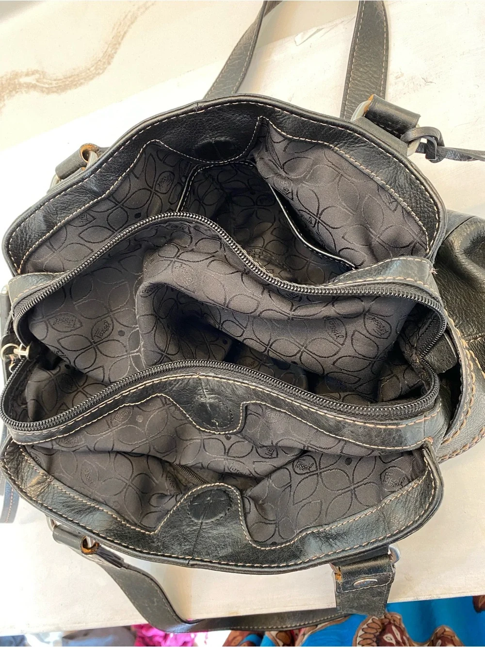 Vintage Fossil Satchel great condition clean interior medium size real leather